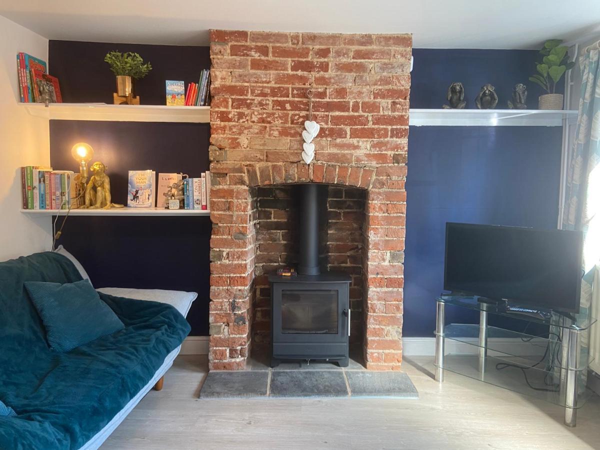 Woodbridge - Cosy Little 2-Bed Cottage Extérieur photo